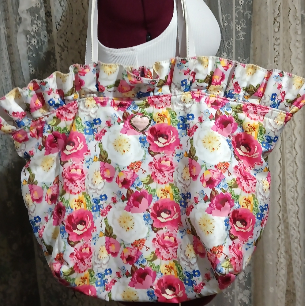 Betsy Johnson Ruffled floral weekend/tote handbag NWOTS